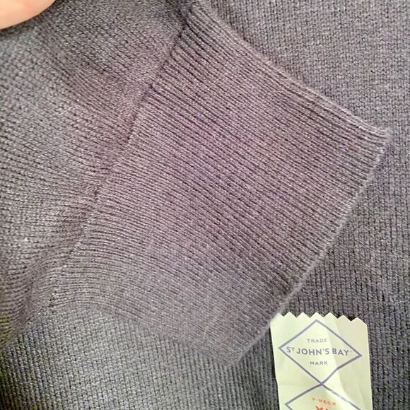 BLACK SAINT JOHN BAY V-NECK SWEATER SIZE-XL - Picture 4 of 5